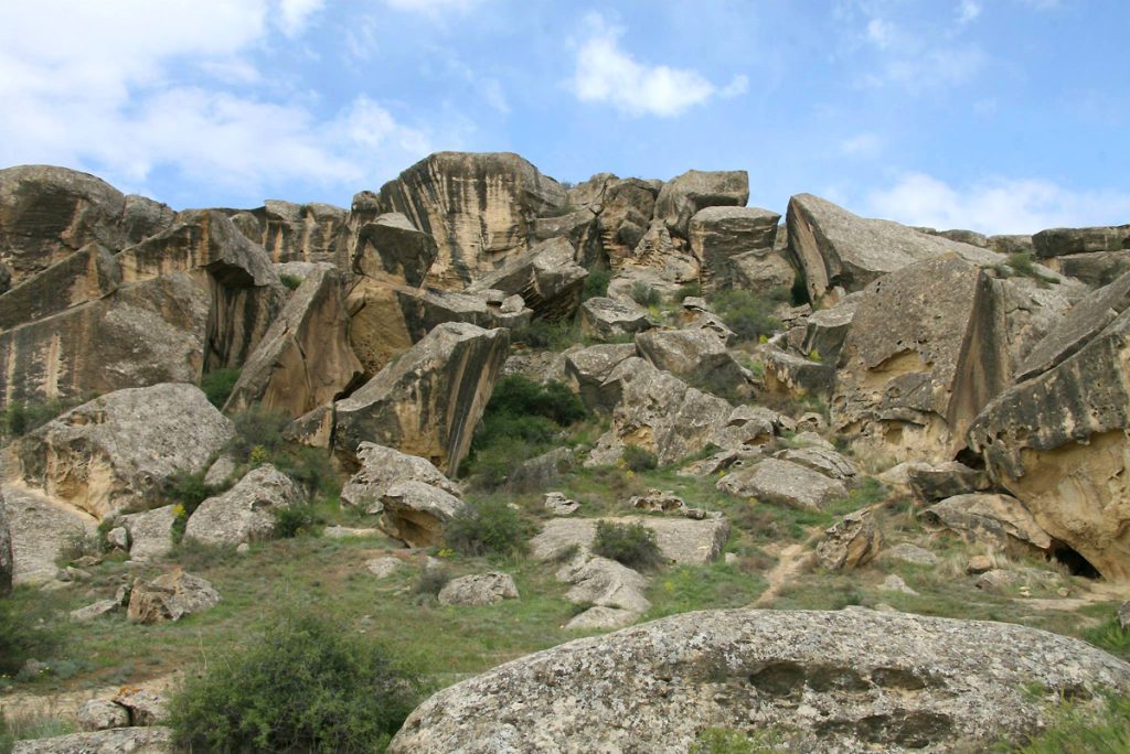 5-qobustan-palciq-vulkani-baki-turlar-turu-jintravel.az